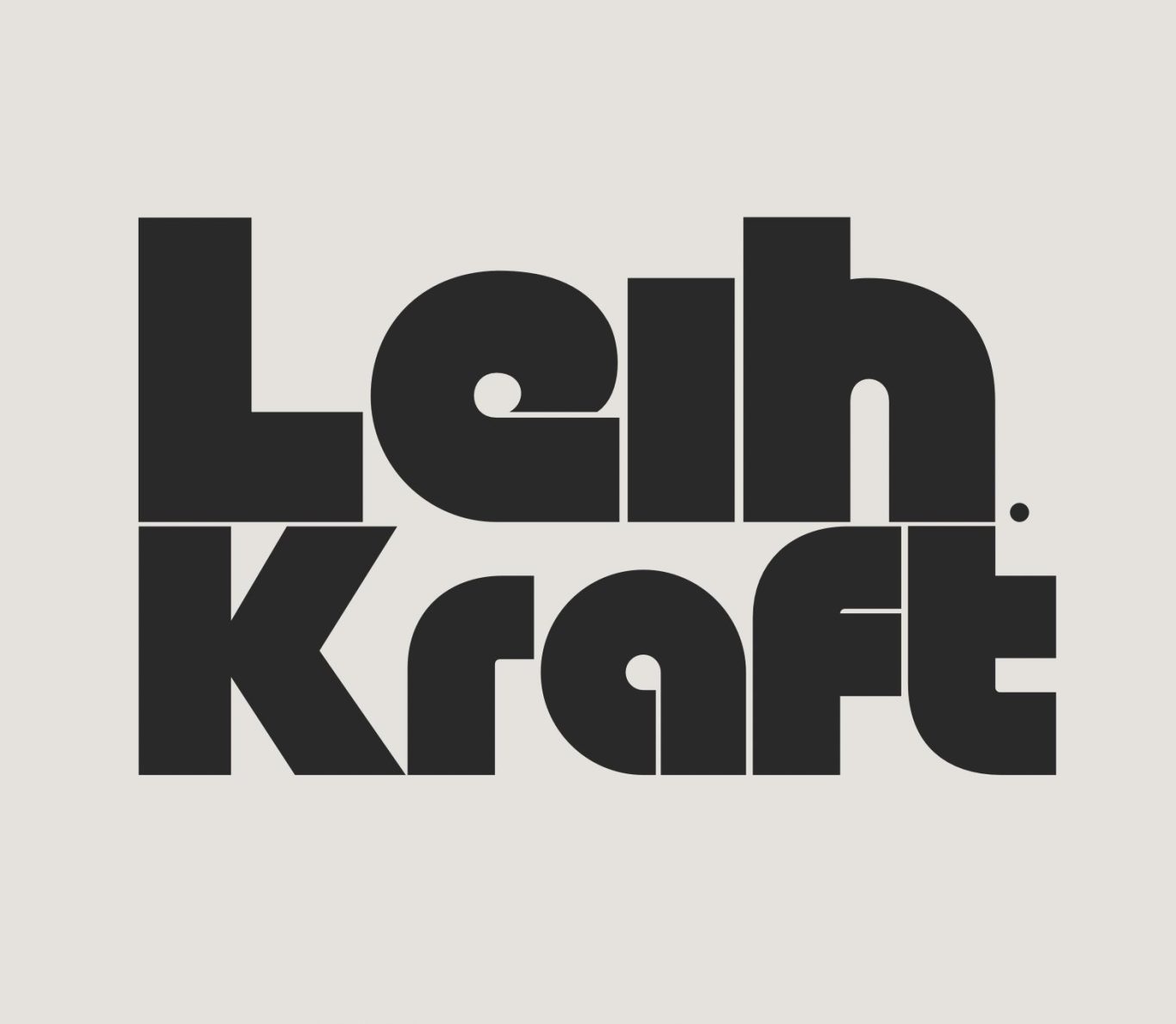 Logo mit dem Schriftzug „Leih Kraft“ in fetter, schwarzer Schrift auf hellem Hintergrund.